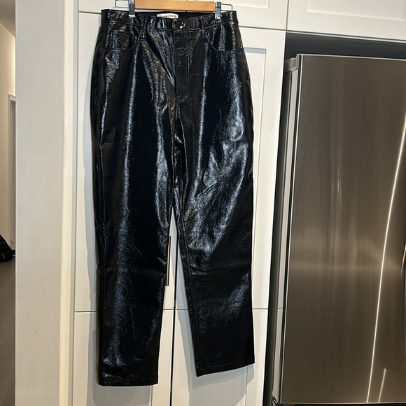 Abercrombie & Fitch The 90s Straight Ultra High Rise Vegan Patent Leather Pants - Picture 9 of 14